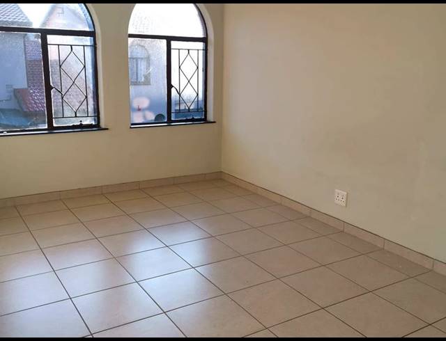 2 BEDROOM DUPLEX FOR SALE IN KEMPTON PARK EXT 05